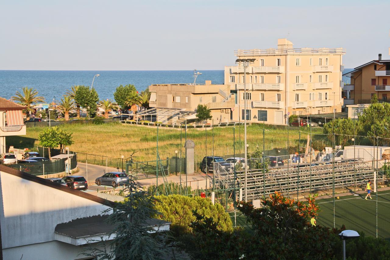 Adria Beach Hotel Alba Adriatica Luaran gambar